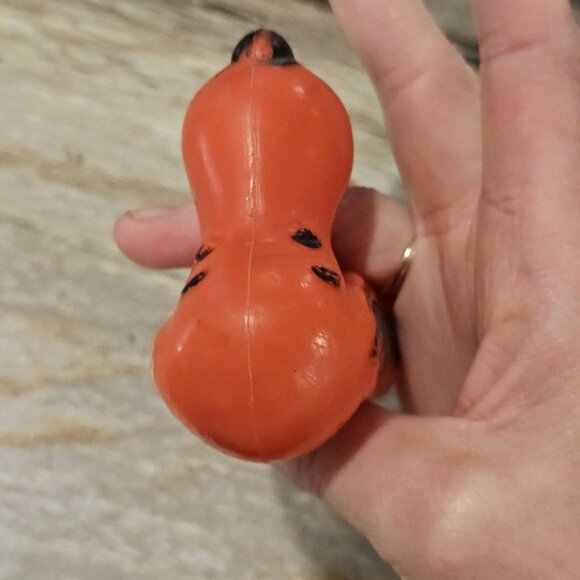 VTG 60s Red Snoopy Blowmold Figure hollow Hong Kong 4.5 inches - Crack on ear - Picture 8 of 10